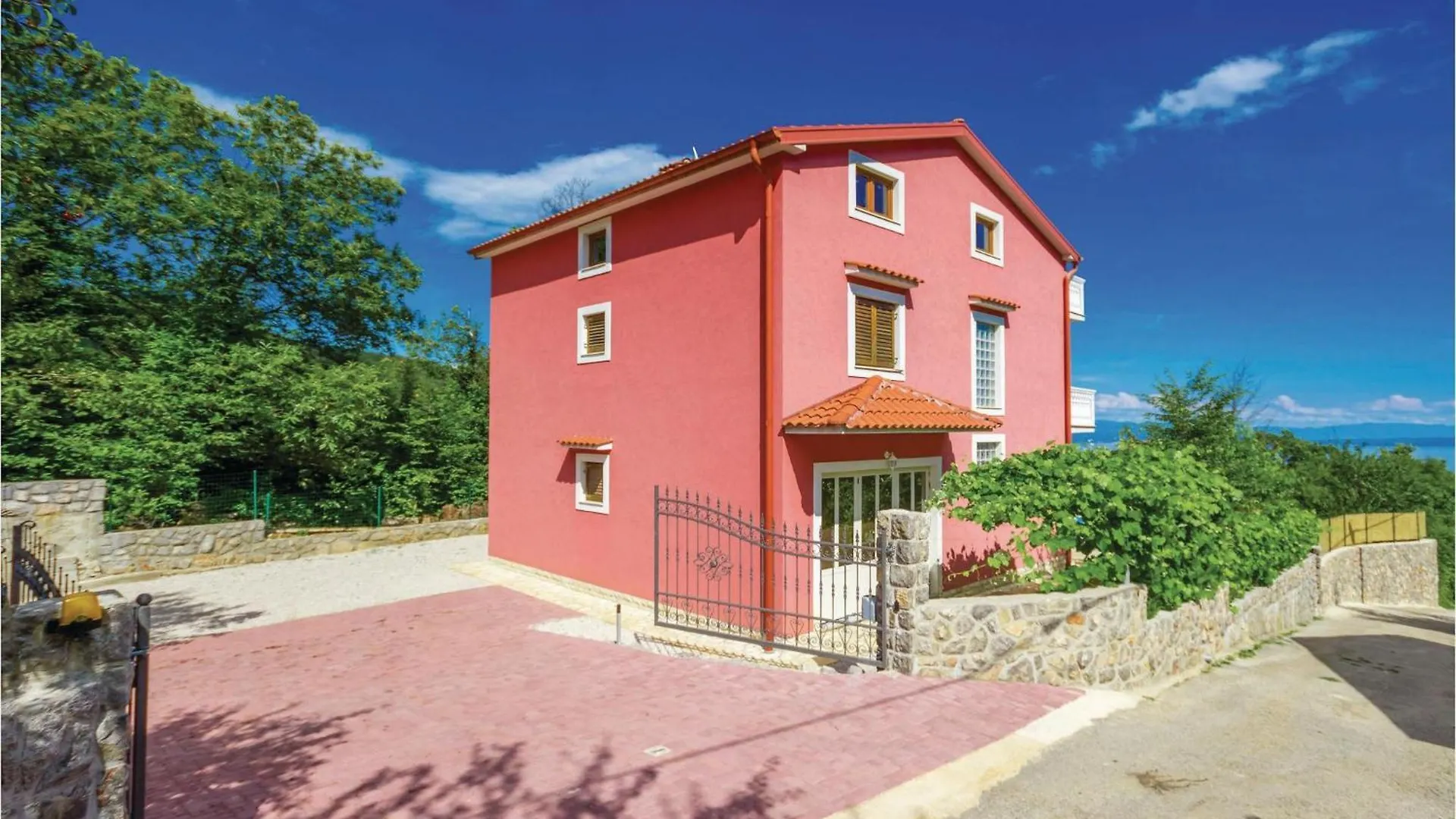 Awesome Home In Veprinac With Kitchen